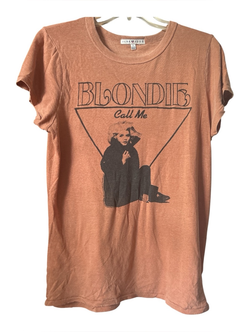 Junk Food Blondie Call Me tee sz large